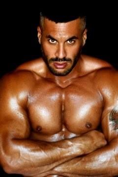 DieselMomo's tweet photo. Look I LOVE my SEXY pic and you man!?  http://t.co/4p6Dw2bj
