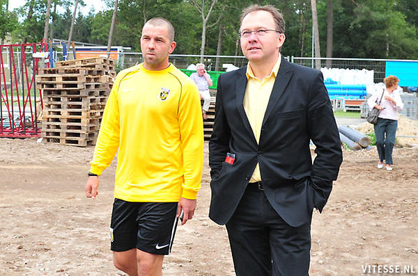 Tatootheo's tweet photo. Rondleiding over het nieuwe sportcomplex met directeur Erwin Kasakowski http://t.co/jXBhMHcQ