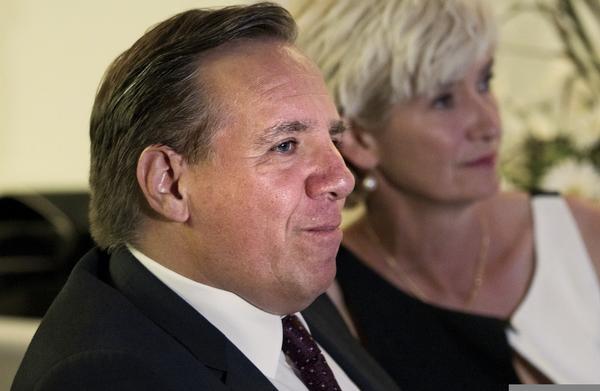 LeDevoir's tweet image. (2e essai.) Notre photographe Anik De Carufel a croqué la réaction de F. Legault quand P. Marois a été élue. #qc2012