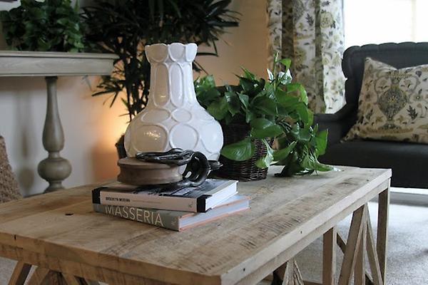 designspop's tweet image. Create a #tablescape in your living room! #interiordesignchat #style