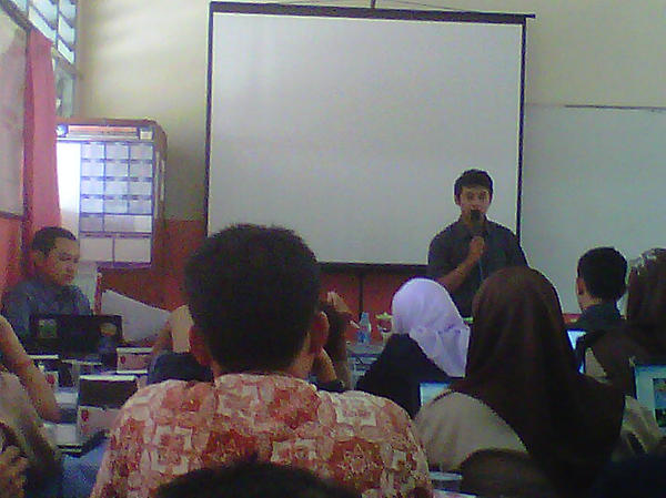 mtsalikhlas's tweet photo. @infosimdik Semangat pakkk Sosialisasinyaaa for admin 04/05 http://t.co/jdfS4skd