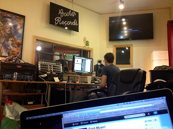 GootMusic's tweet photo. Another day at the office. http://t.co/fiStESAD