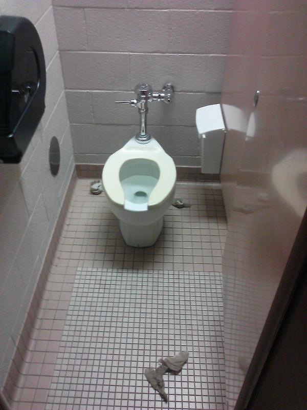 MaringKyla's tweet image. #beforepractice #funnyshit