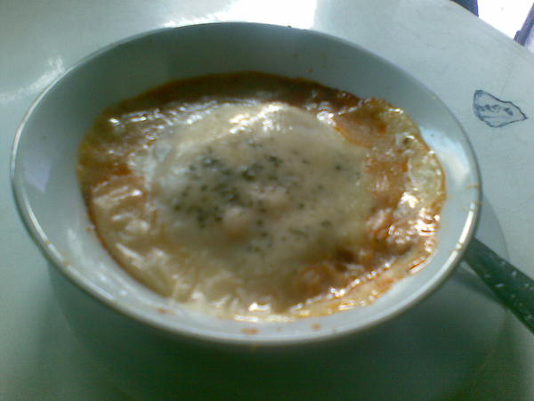 TongkronganSolo's tweet image. lassagna #oliveKitchen yg ukuran kecil 10rb jg, yg besar 35rb. #PenggalauanPerut