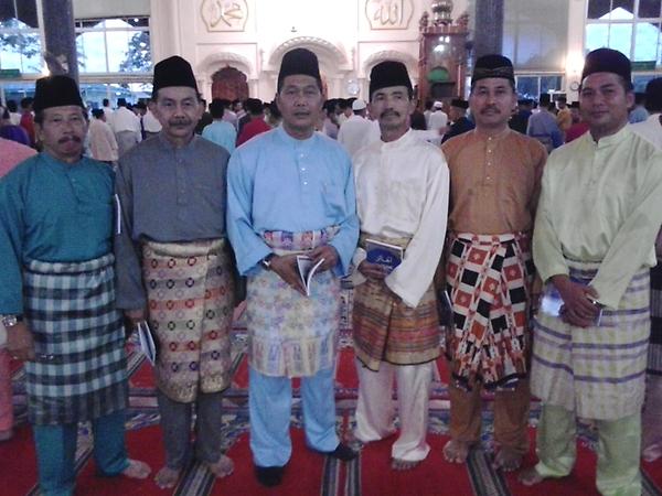 rawaida2's tweet photo. RT @RELA_Selangau: PRN brgmbr brsm PRD Mokti.PRD Mrdng.PRD Selgau. #Merdeka55 @NajibRazak @HishammuddinH2O @KP_RELA  http://t.co/cjRyyoRa