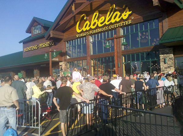 NWArkTimes's tweet photo. RT @NWAChristie Crowd waits for Cabela's to open in Rogers http://t.co/MwdHn80g