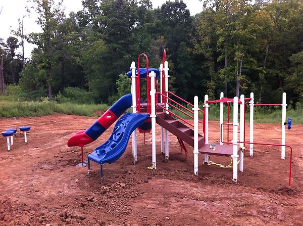greenbuilderSC's tweet image. Walker's Ridge playground is up! Check out this beautiful neighborhood! @RylandHomes @WarrenNormanCo