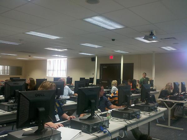 RachelleinMI's tweet image. First day PD. Great planning @BBrutyn Great information @daykristin  #datadirector #commoncore #ahsmuskrats #ahspd