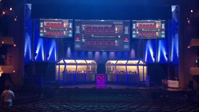 Watch BurtonJ's leaked NSFW photo on TwXstars