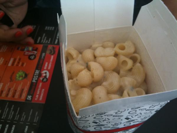 comiendoengdl's tweet photo. Una probadita de Pasta Di Leo, excelente opción para comer pasta bien rica, en unos días sale la reseña... http://t.co/VLGrjobz