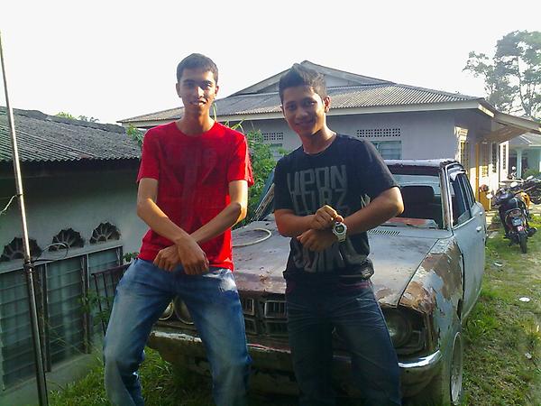weezhs's tweet photo. Haha! "@wanashraff10: Oppa gangnam style with @IzatAmirr http://t.co/guUq3yyX"