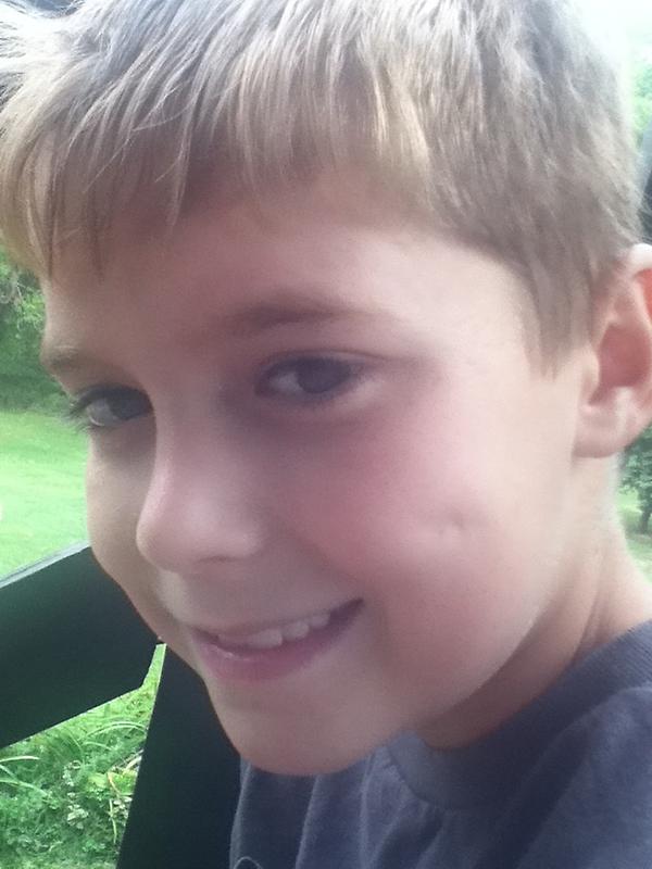 dunebug043's tweet image. More peeps plzzz follow me and I'm hanging out with my boyfriend here's a pic