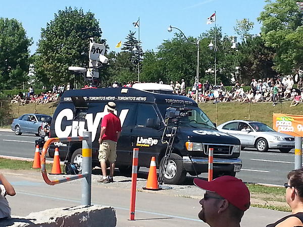 navkchohan's tweet image. #CityTV #livewatch here at the #CNE watching the some planes fly by!