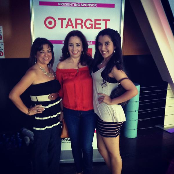 suegarcia7123's tweet photo. People En Espanol #targetatfestival http://t.co/bZ5UMvg9