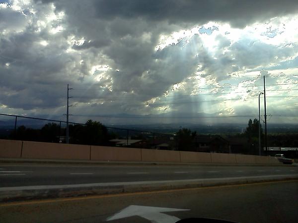 StrongCourt's tweet image. Crepuscular rays. #cloudnerd