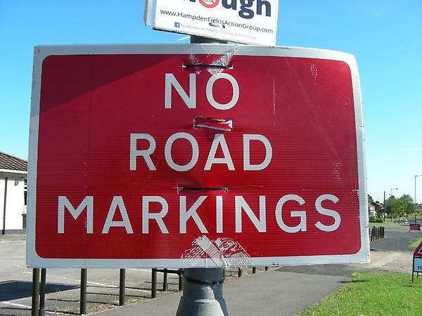 SignClip's tweet image. We invented the answer to hanging #correx &amp;amp; #twinflute signs: #Laminaid means signs stay undamaged &amp;amp; can be moved fast!