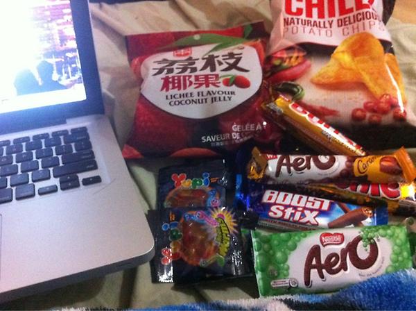 tranggphamm's tweet image. All set for tonight! #sciencetest #snacks