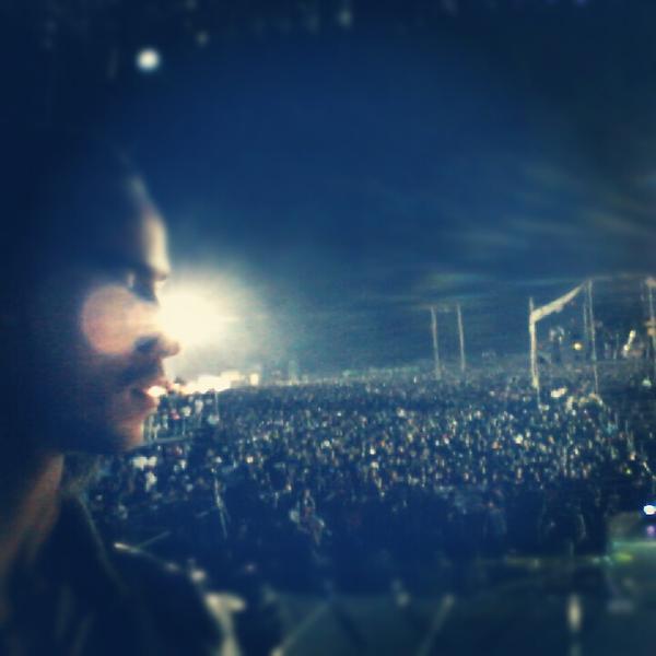 pjgonzalez03's tweet photo. Lleno total! Show @rkmykeny  en Caracas http://t.co/4aDG1Tkx