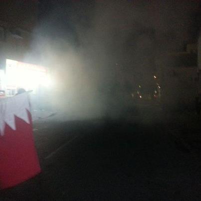 AlWefaqEN's tweet photo. peaceful protesters attacked by regime forces now near freedom square #bahrain #alwefaq #14feb http://t.co/P95xAA3v
