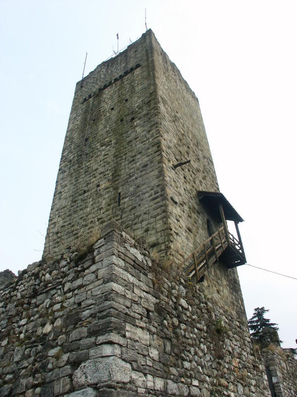 parcospinaverde's tweet image. il #ParcoSpinaVerde vi porta nel #medioevo! Ecco il nostro simbolo, il #CastelloBaradello!