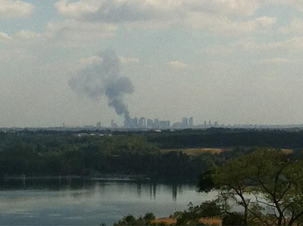 AsmeParis's tweet photo. WTF ?? #incendie #ladéfense http://t.co/E80o4MqM