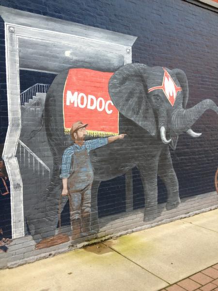 ChrisWHall's tweet image. @CertaProIndy can we paint this on our wing wall? #Modocs #Wabash