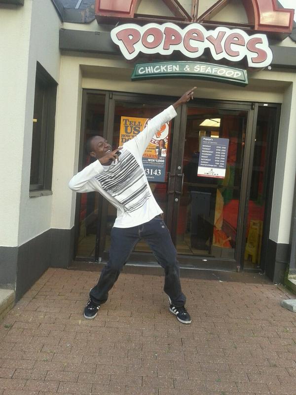 CurtyWB's tweet image. me having popeyes chicken for the first time!
#usainboltpose #popeyes #betterthanKFC #chicken #pose