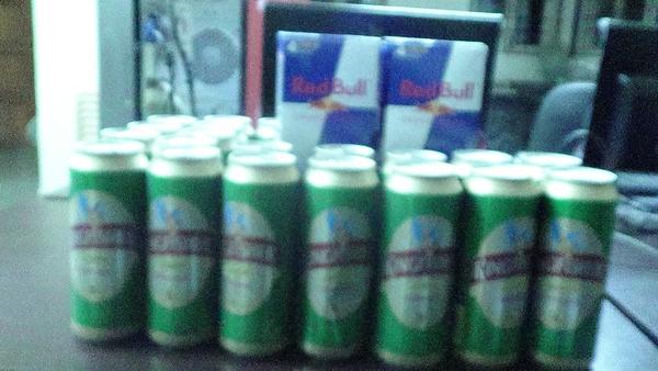 hackfest_in's tweet photo. Bear and RedBull courtesy @neo4j #HackFest3 http://t.co/NQeTY9AC