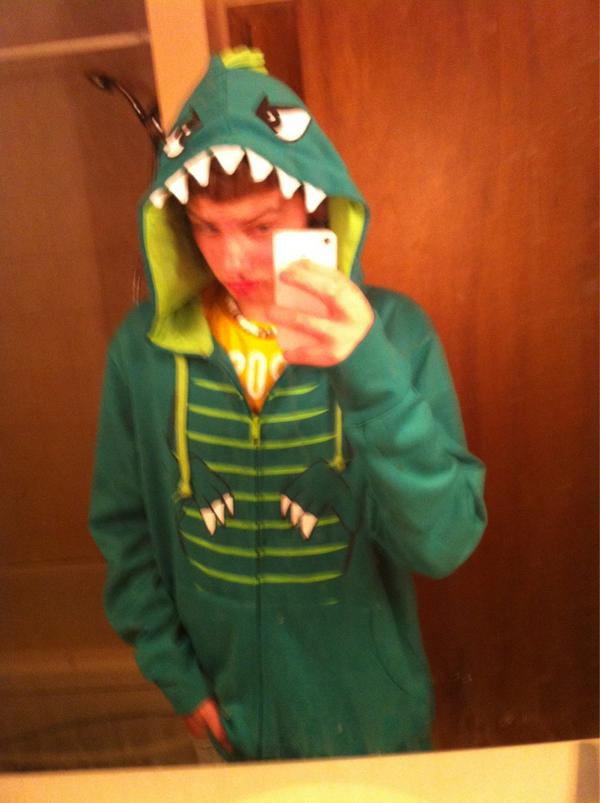 QuentinRowq's tweet image. Other new sweater