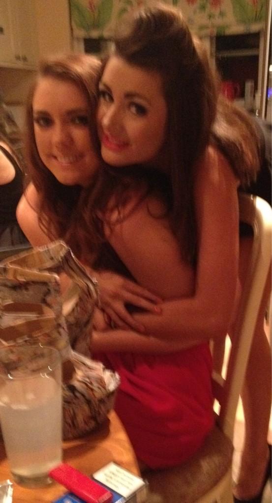 BethinnWilliams's tweet photo. @marykavanagh1 love you #doingthemove http://t.co/rfIUsb3t