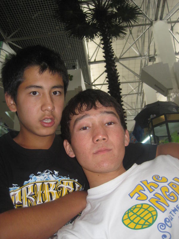 sultanovsamat's tweet photo. Bboy Griz-Lee n Bboy Lil Zama at Battle Skillz 5 http://t.co/FnwWLrje