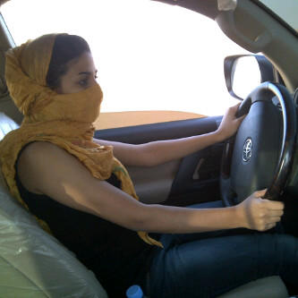 مرحبا بنات اسفه مره مره تأخرت عليكم كنت مره بزي