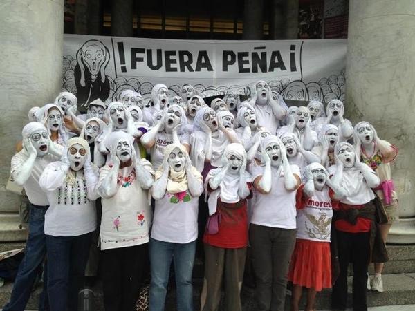 dusangel70's tweet photo. En el Palacio  De Bellas Artes, Ya Dieron el Grito. http://t.co/0o0npzcj