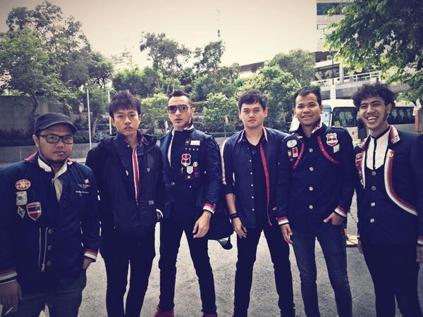 nidji's tweet photo. Nidji is ready for HongKong c u at HKCEC #nidjiHK #NOAHbornToMakeHistory cc @NOAH_ID http://t.co/PfUNJ24I