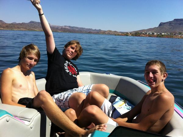 macwill10's tweet image. The boys!! #boating #Havasu #havasusprings
