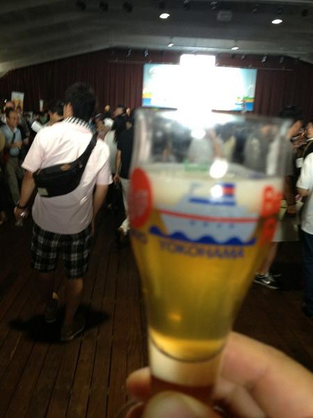 WAS623's tweet photo. Beerfes横浜なう。大量のよっぱらいの中の一人。 http://t.co/FtReW0DQ