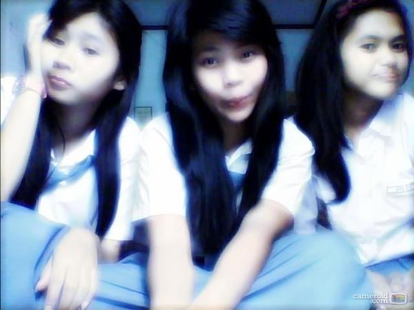 dwimaura's tweet photo. Gita, Gua, ibenk http://t.co/B0zesxcB