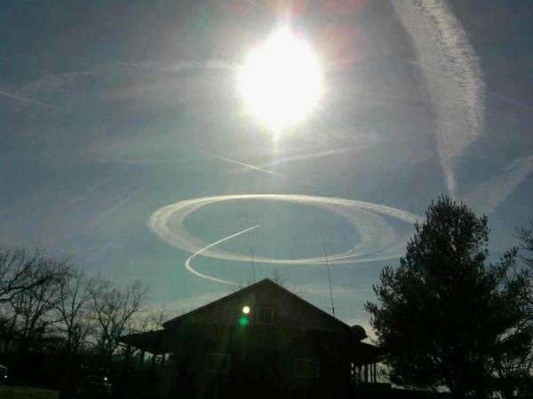 PIPIL4LIFE's tweet image. Aerosol Geoengineering RT @jeffreymadwisc: 10 second tom #chemtrails #haarp #weathermod