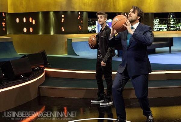 CelesteFontana's tweet image. Yesterday  @justinbieber was in the program  from Jonathan Ross :) #GOODPROGRAM