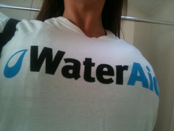 roxypinks's tweet photo. WaTeR AiD wAlk today xx do my boobs look big in this? X http://t.co/QVYID6Te
