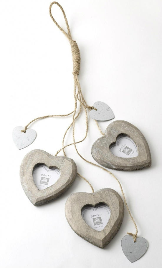 Clashells's tweet image. Check out this hanging heart photo frame £6.50 inc postage
