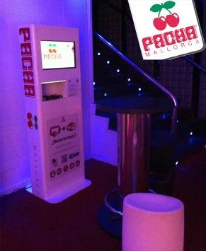 U_Charge's tweet photo. Charge your mobile phone for free in Pacha, Mallorca http://t.co/5jKTrKkH