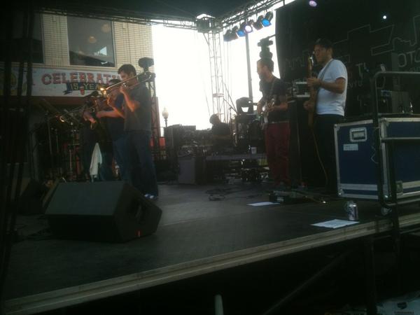 FreepEnt's tweet image. At @DIYStreetFair in Ferndale. @WillSessions is destroying the place with some exquisite funk.