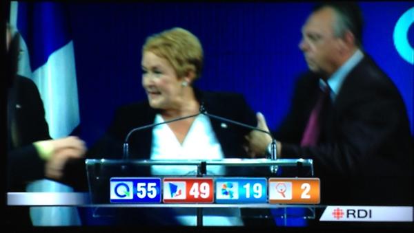 Guglielminetti's tweet image. L'équipe de la garde rapprochée de la première ministre qui l'a rapidement mise à l'abri...  #Qc2012