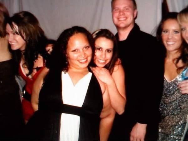 —Oye hija, ¿por qué fuiste desnuda a esa fiesta? 
—No fui desnuda, mamá. Es que es el brazo de mi amiga la marrana