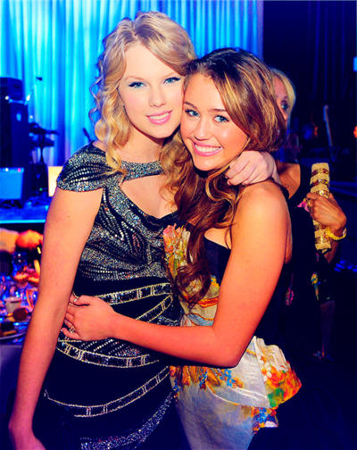 DestineyMiley1's tweet photo. RT If You respect Her &amp; Love Her heart , She Love Her Friends More Then Her Self ( Follow me , I follow You back ) http://t.co/puT3gQCA