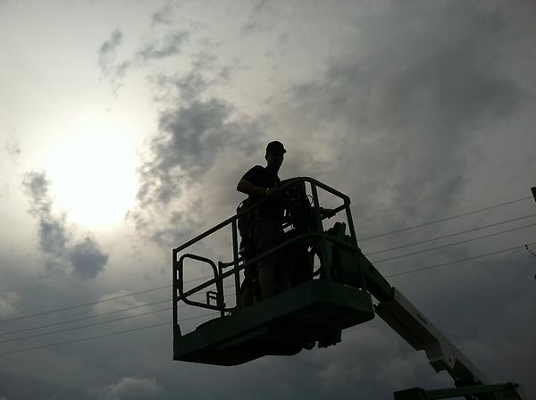 JosephSciacca's tweet photo. @KhalidMohtaseb reaching for the stars http://t.co/f11TP31s
