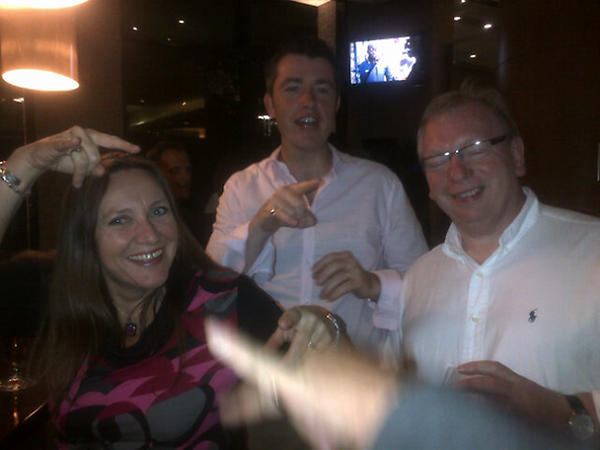 susifin's tweet photo. @jpkedinburgh @KierQui @Roundtables2012 @DOSMTurnberry Birthday celebrations in JPs for SW #interestingmoves! #eame12. http://t.co/LwE2SVBM
