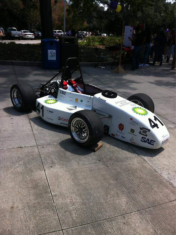 LSU's tweet photo. Ever wanted to build a Race car? Stop by booth 87 in Free Speech Plaza before 2 p.m. for more info #TigerEngineering http://t.co/rQqG7LEn