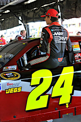 JeffGordonWeb's tweet image. What's a lap around @RIRInsider like in the @Drive2EndHunger @TeamChevy? Find out here -&amp;gt; jeffgordon.com/media/video.php. #Team24